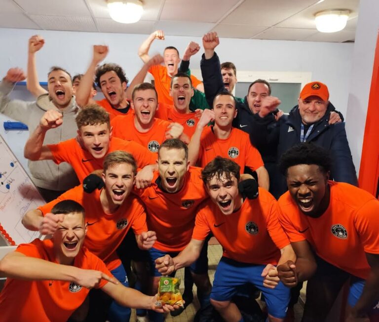 Saint-Denis-la-Chevasse. Football. D1