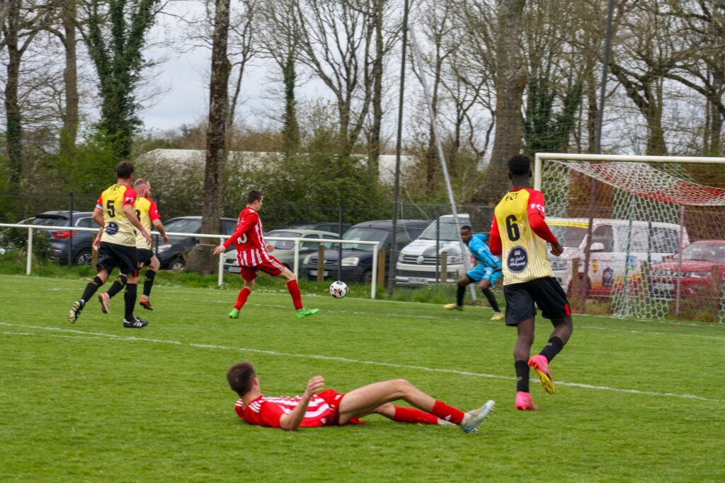 Quentin Gouas. FC Saligny. FC Talmont. Football. D1