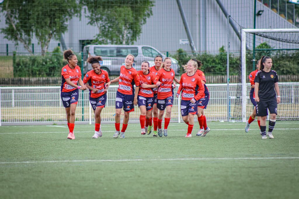Les U18F de La Roche ESOF après leur succès 2-1 à Orléans. Barrages U19N.