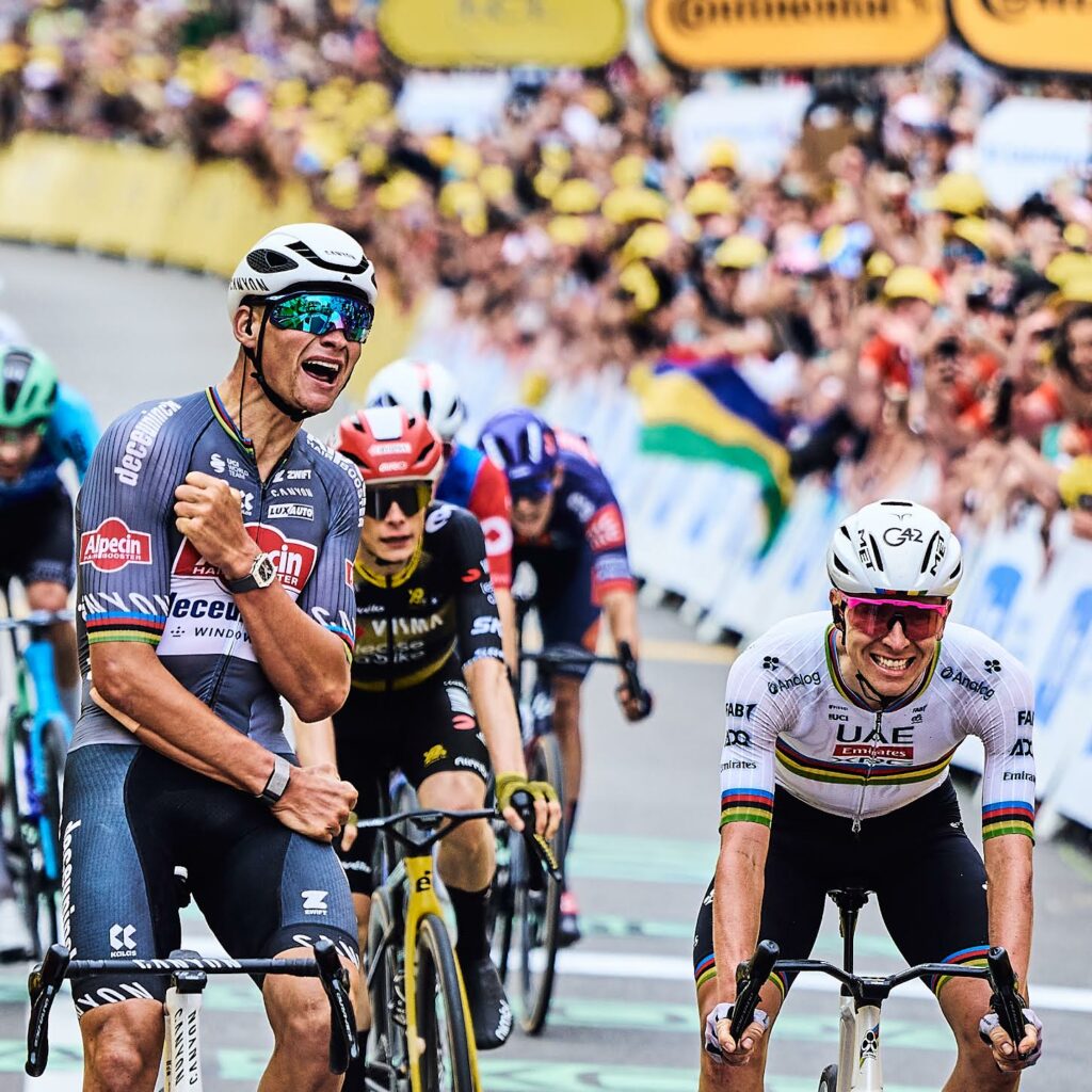 Mathieu Van Der Poel. Tadej Pogacar. Jonas Vingegaard. Arrivée étape 2. Tour de France 2025.