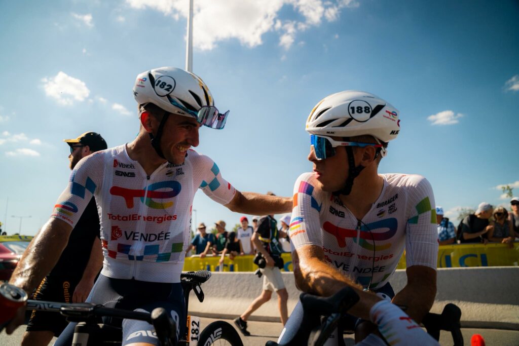 Mathieu Burgaudeau et Mattéo Vercher. Team TotalEnergies. Étape 8. Tour de France 2025.