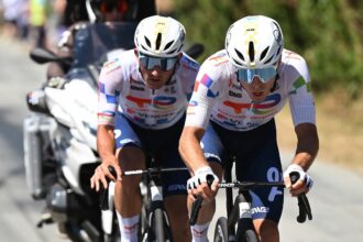 Mathieu Burgaudeau et Mattéo Vercher. Team TotalEnergies. Étape 8. Tour de France 2025.