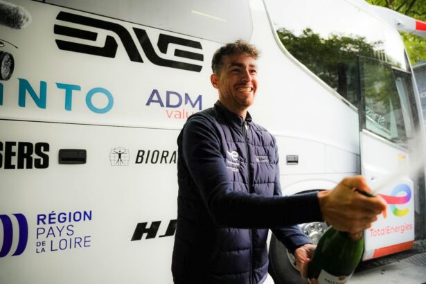 Jorgan Jégat. Révélation du Team TotalEnergies. Tour de France 2025. 10e. du classement général