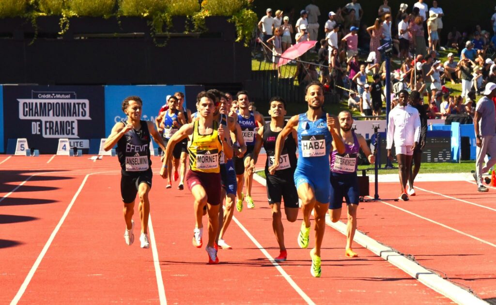 Romain Mornet. Vice-champion de France. Célébrant sa qualification directe pour les Mondiaux de Tokyo. Vi