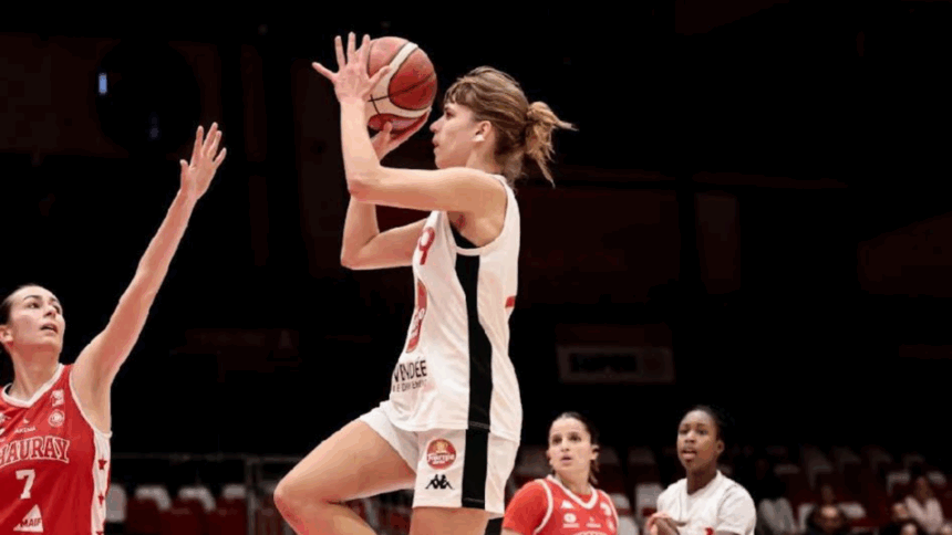 Pauline Neau. La Roche Vendée Basket. 17 ans.