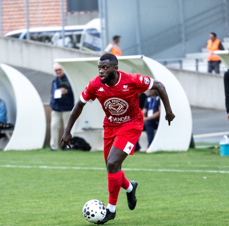 MAHOP Moise. VFC La Roche. National 2. Journée 5.