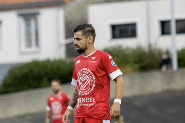 Alexis Araujo. VFC La Roche SY. National 2. J5