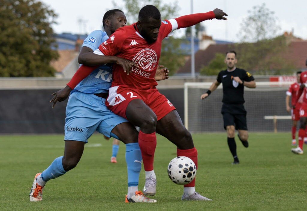 Moïse Mahop. VFC La Roche SY. National 2. J5