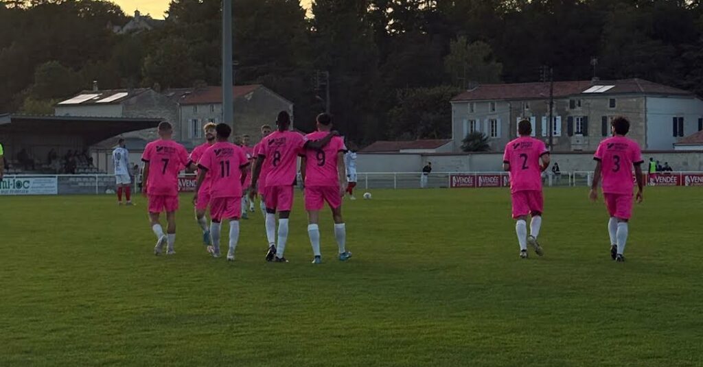 Vendée Fontenay Foot. Journée 5. Victoire 4-0 contre Chatellerault.