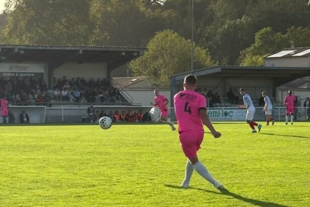Vendée Fontenay Foot. Thomas Brémond. Journée 5. Victoire 4-0 contre Chatellerault.