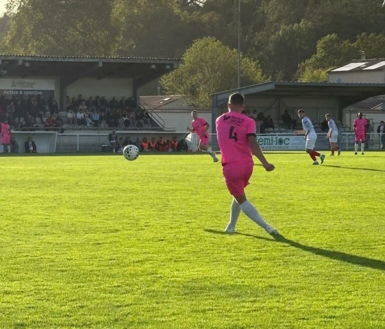 Vendée Fontenay Foot. Thomas Brémond. Journée 5. Victoire 4-0 contre Chatellerault.