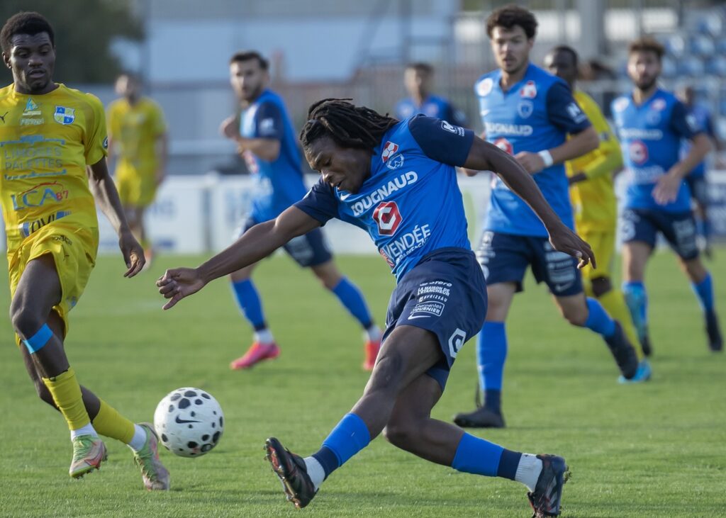 Djekou Bro. Vendée Poiré Football. Journée 5. Victoire contre Panazol 2-1.