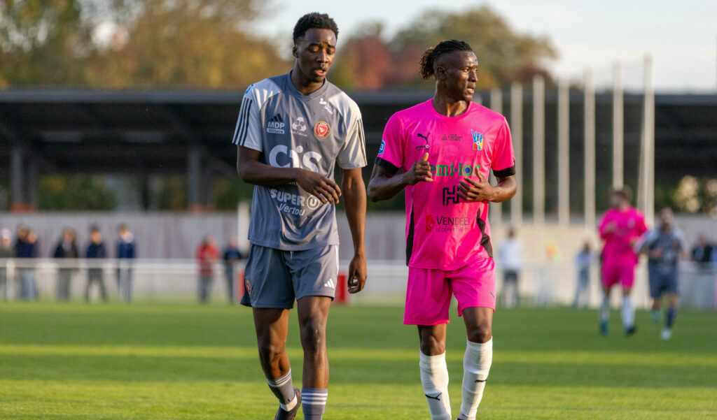 Vendée Fontenay Foot. Journée 6. Défaite contre Vertou. 