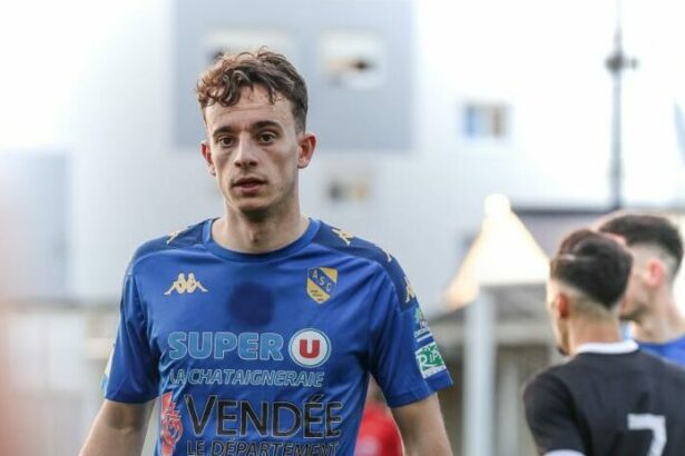 Pierre Grellier. Attaquant. AS Châtaigneraie.