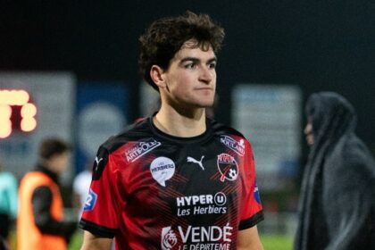 Antoine Kerriou. Vendée Les Herbiers Football. Coupe de France. Plabennec.