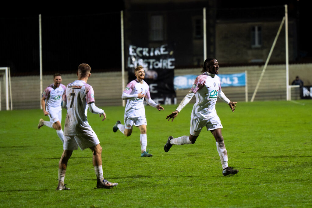 Vendée Fontenay Foot. Coupe de France. Châteauroux.