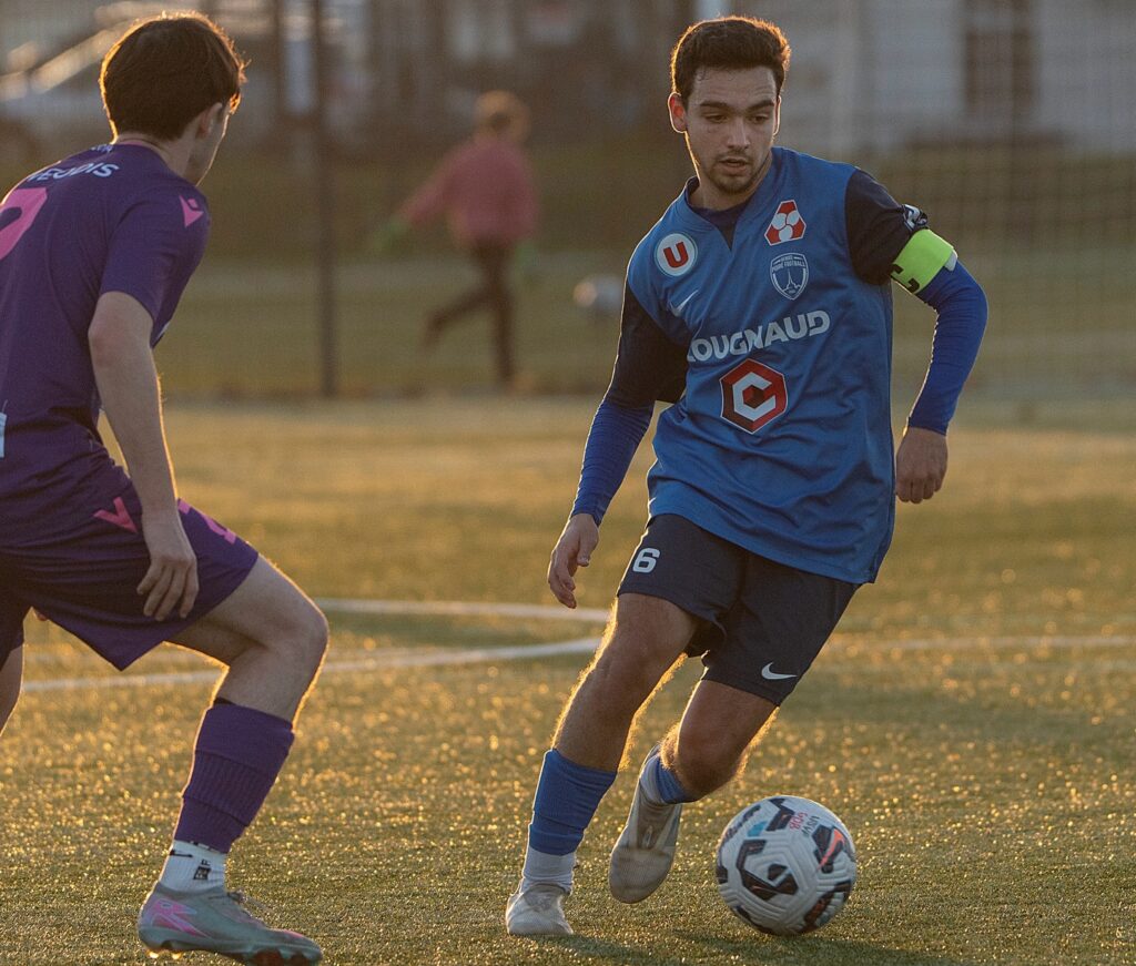 Pouzauges Bocage FC - Vendée Poiré Football. R1 Journée 10
