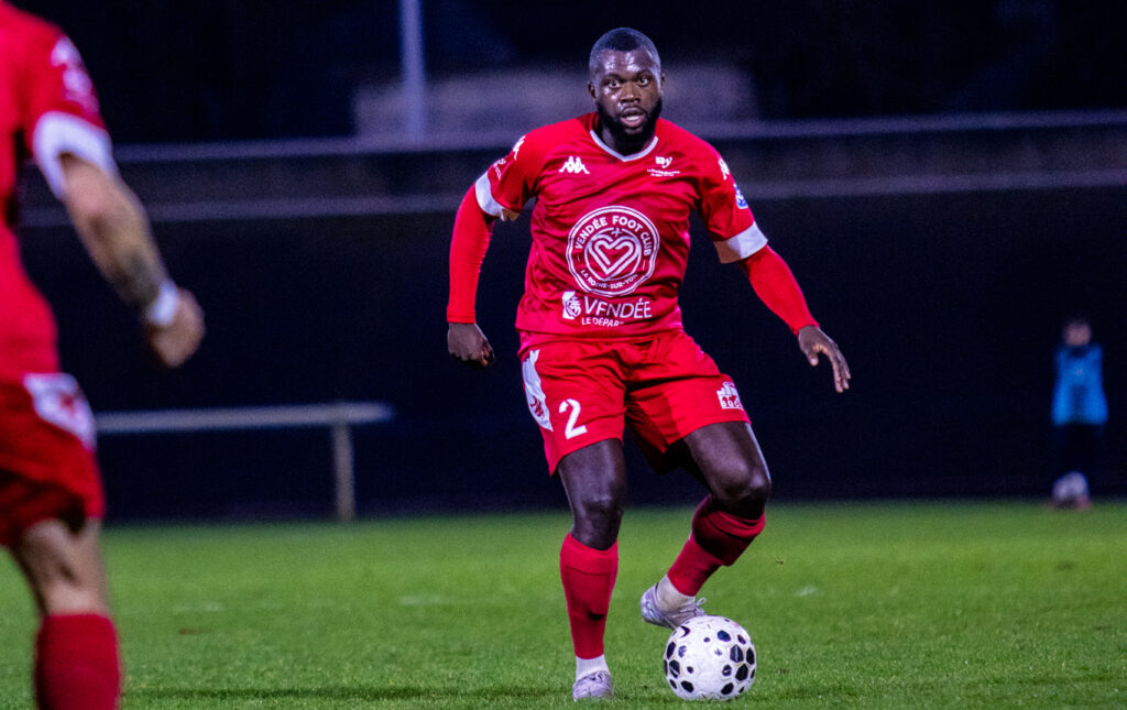 VFC - Stade Poitevin FC = 4-0. Journée 13