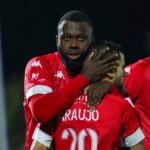 Le VFC La Roche c'est du solide. Avec sa victoire 4-0 sur le Stade Poitevin, les hommes de Fred Reculeau sont premiers ex-aequo avec Bordeaux après 13 journées.