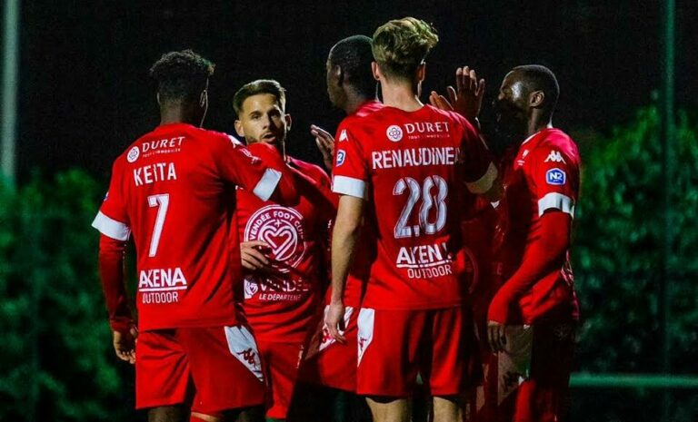 VFC La Roche s'impose 4-2 en Bretagne