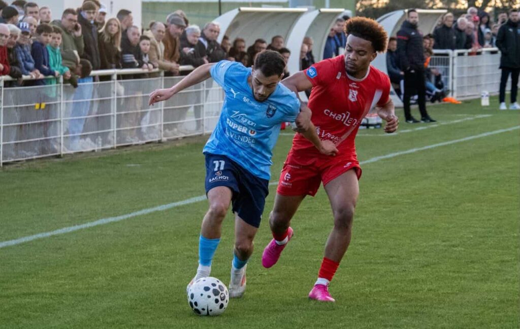 National 3. Les Sables VF. Challans FC.