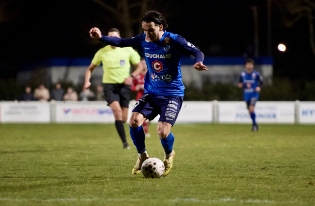 Émilien Chauvet. Attaquant. Vendée Poiré Fooball.