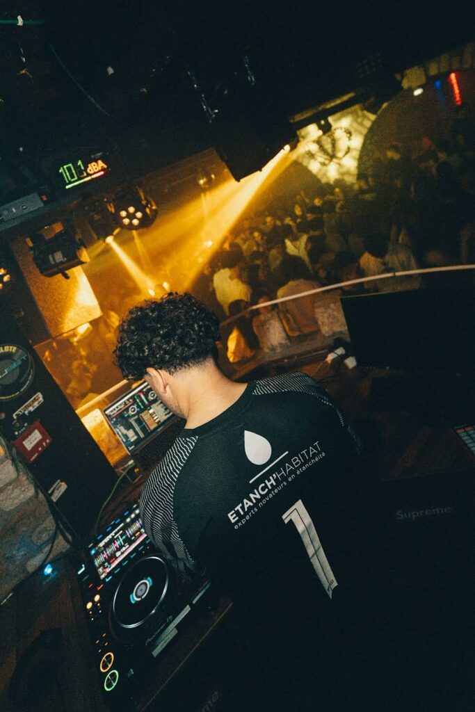 Paul Ouvrard. Gardien de but. Photographe. DJ