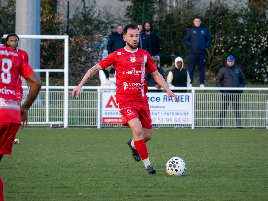 National 3. Valentin Rémy. FC Challans 85.