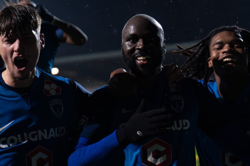 National 3. Journée 18. Vendée Poiré Football. Davel Mayela.