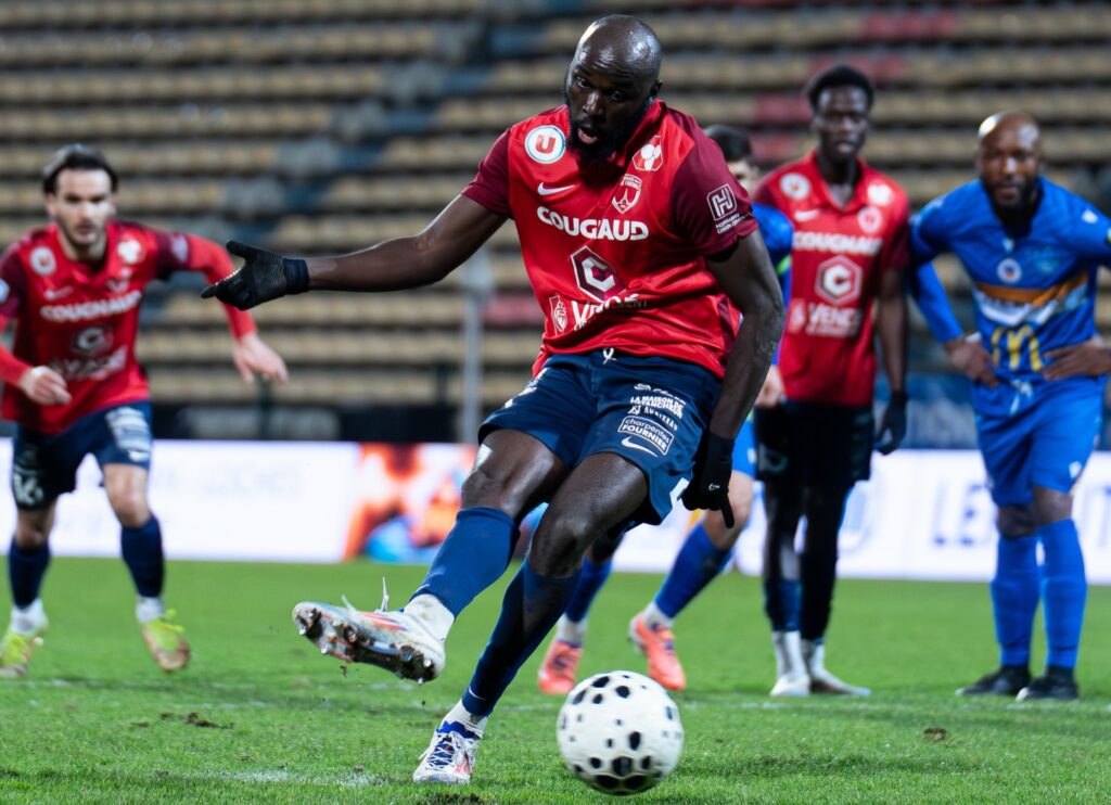 National 3. Journée 18. Vendée Poiré Football. Davel Mayela.