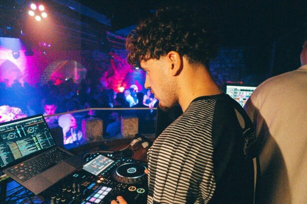 Paul Ouvrard. Gardien de but. Photographe. DJ